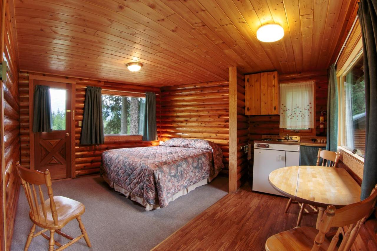Mount Robson Lodge Екстер'єр фото