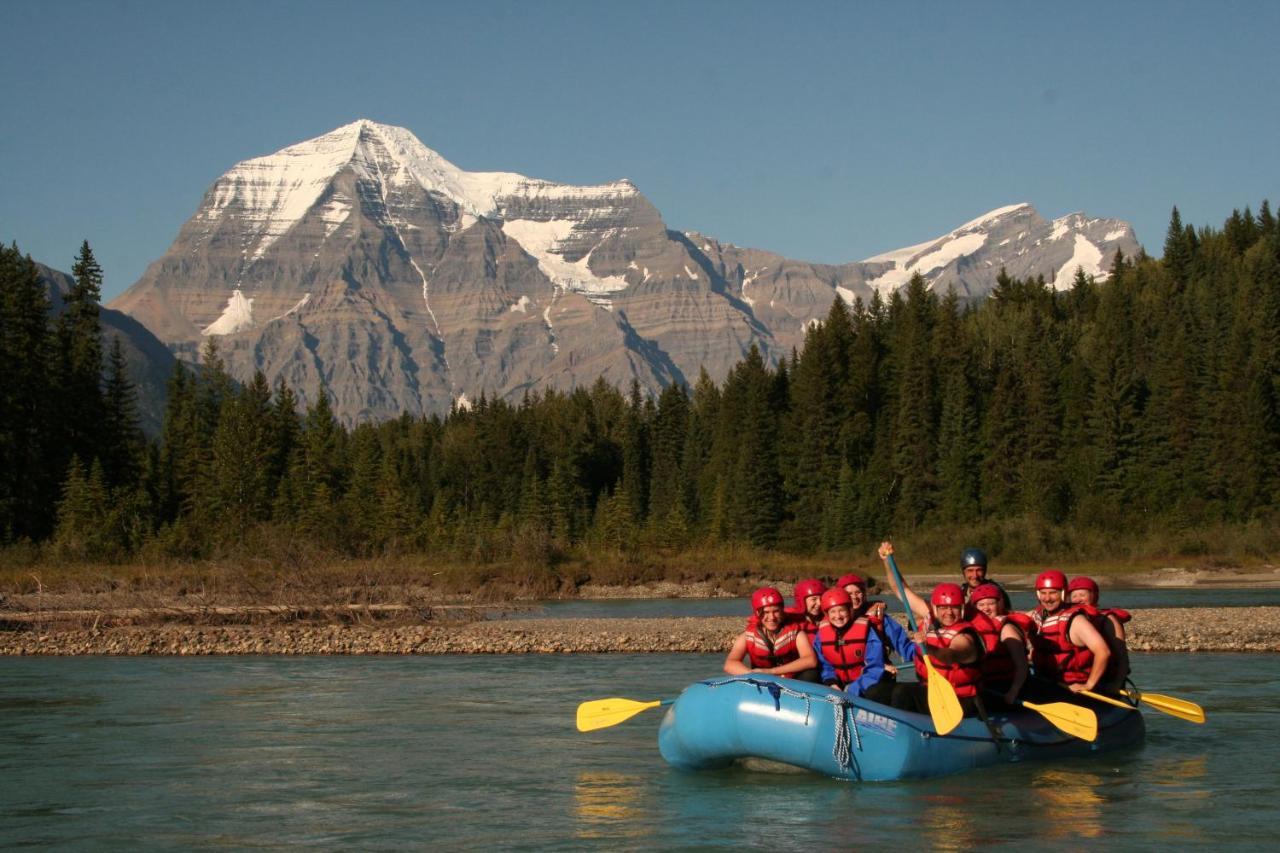Mount Robson Lodge Екстер'єр фото